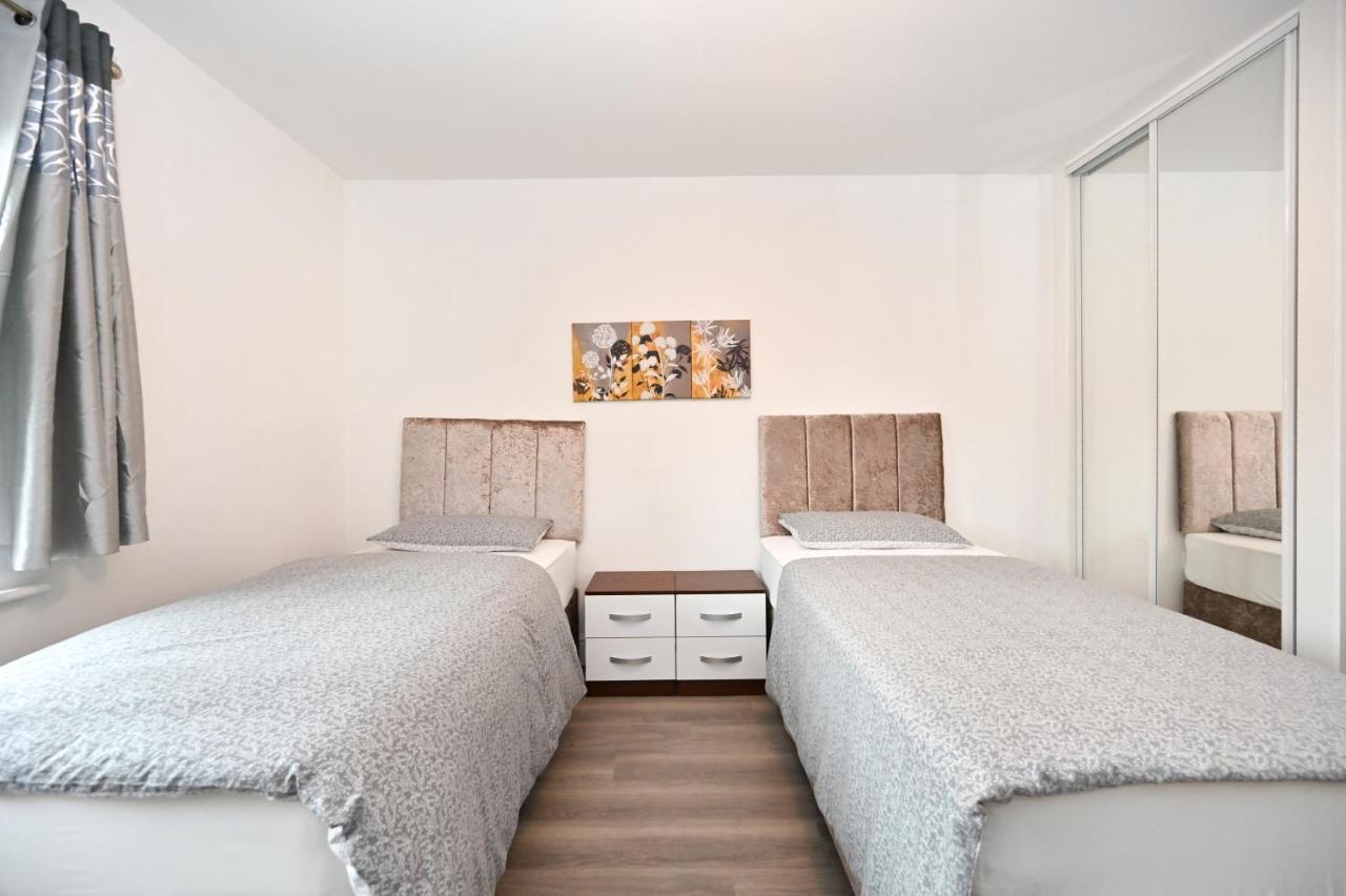 Luxury 2Bedroom - 2Bath - Prime Location - Patio Harrow on the Hill Exteriör bild